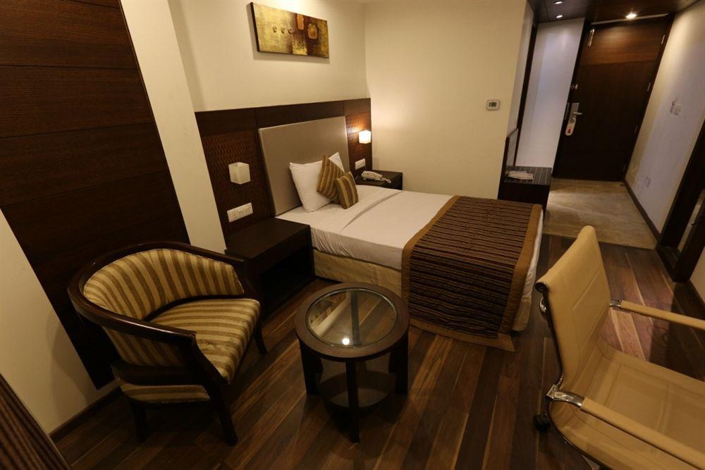 Hotel Le Roi Near New Delhi Railway Station Exteriér fotografie